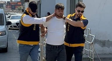 Evinde silah ve çelik yelek ele geçirilen zanlı tutuklandı