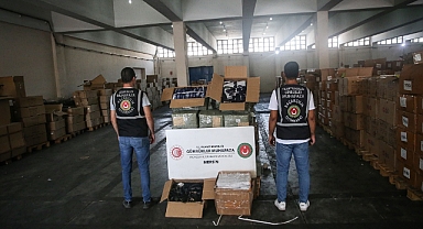 Gümrük Muhafaza ekipleri yaklaşık 730 bin kaçak eşya ele geçirdi