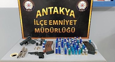 HATAY'DA 4 RUHSATSIZ SİLAH ELE GEÇİRİLDİ