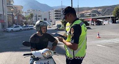 Jandarma ekipleri motosiklet sürücülerini bilgilendirdi