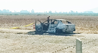 Yanmış otomobilde erkek cesedi bulundu