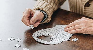 ALZHEİMER HASTALARINA 'YAKIN' DESTEK