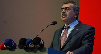 BAKAN YUSUF TEKİN: MÜFREDAT SADELEŞTİ