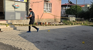 İş yerine yapılan silahlı saldırıda 3 kişi yaralandı