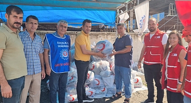 Kızılay’dan Yolbulan Emekçilerine Kıyafet Desteği