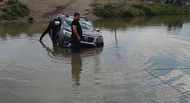 Otomobil ve Sürücüsü Kurtarıldı