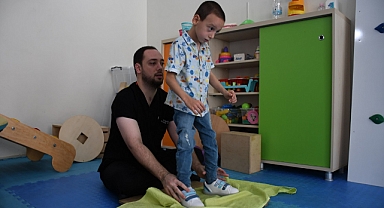 Serebral palsili Deniz, fizik tedaviyle ilk adımını 7 yaşında attı