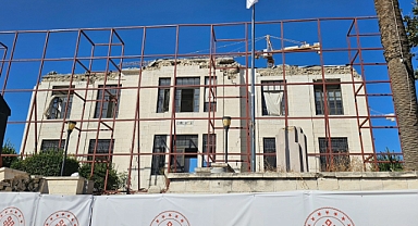 Tarihi Belediye Binasında Restorasyon Çalışmaları Başladı