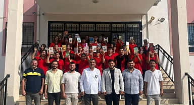 CHP ARSUZ GENÇLİĞİ KİTAP BAĞIŞLADI
