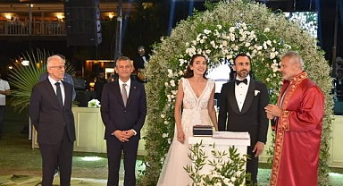 CHP LİDERİ HATAY’DA NİKAH ŞAHİTLİĞİ YAPTI