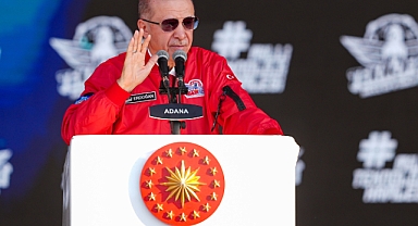 Cumhurbaşkanı Erdoğan, TEKNOFEST Adana'da Vatandaşları Selamladı