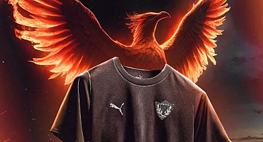 HATAYSPOR SİYAH FORMAYLA SAHADA