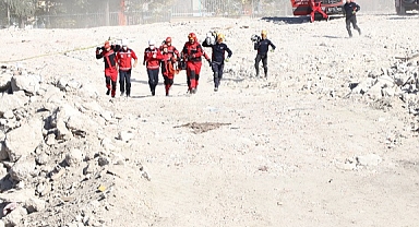 5,7 büyüklüğünde deprem senaryosuyla tatbikat yapıldı