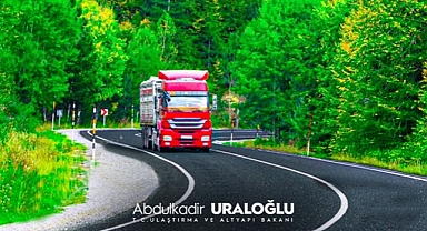 Bakan Uraloğlu, Şoförlerin Emeğini Kutladı