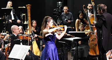 Devlet Senfoni Orkestrası, Daniel Smith Ve Sofiko Tchumburidze İle Konser Verdi