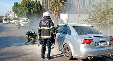 Hatay'da otomobilde çıkan yangın söndürüldü