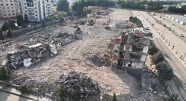 ORTA HASARLI BİNALARIN YIKIMINA BAŞLANIYOR