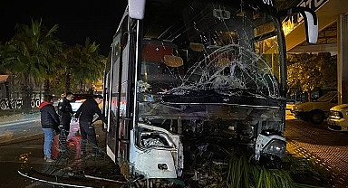 Tur otobüsü ile çarpışan otomobilin sürücüsü öldü