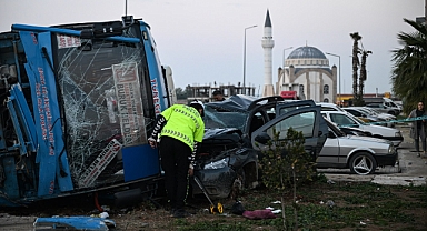Cip ile halk otobüsünün çarpıştığı kazada 7 kişi yaralandı