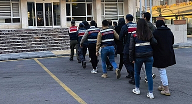 DEAŞ operasyonunda yakalanan 7 zanlıdan 6'sı tutuklandı