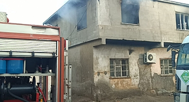 Evde çıkan yangında 1 kişi dumandan etkilendi