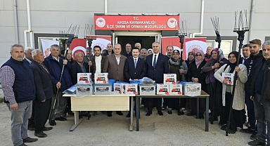 HASSA KAYMAKAMI OSMAN ACAR’DAN ÇİFTÇİLERE DESTEK