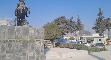 Hatay’da asrın felaketinde hasar gören tarihi PTT binası yıkıldı