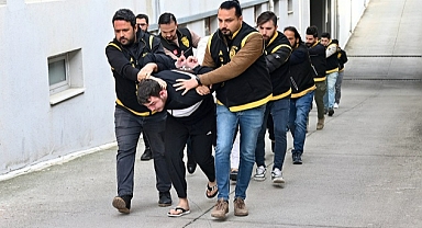 Kuyumcu dükkanının soyulmasıyla ilgili 8 zanlı tutuklandı