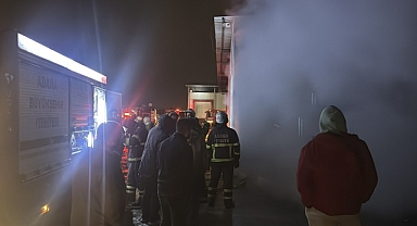 Tavuk çiftliği deposunda çıkan yangın hasara yol açtı
