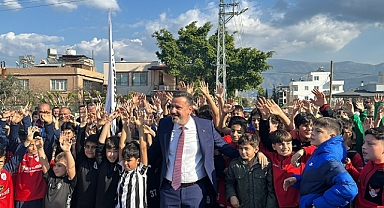 Arsuz'da yaptırılan spor kompleksi ve oyun parkı açıldı