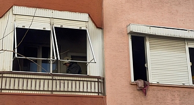 Bir evin balkonunda çıkan yangın söndürüldü