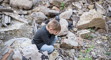 DEPREM EN ÇOK ÇOCUKLARI ETKİLİYOR