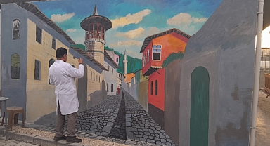 HATAYLI RESSAM ESKİ ANTAKYAYI RESMETTİ