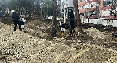 Öğretmenevi bahçesindeki kanalizasyon kazısında insan kemikleri bulundu