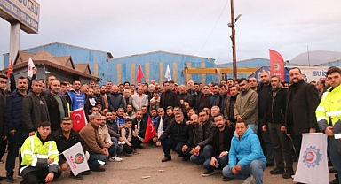 Yolbulan İşçileri Karayolunu Trafiğe Kapattı