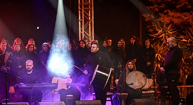 ANTAKYA MEDENİYETLER KOROSU HATAY'A ŞARKIYLA MORAL VERİYOR