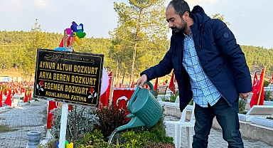 Depremde eşi ve çocuklarını kaybeden baba, her gün mezarlığa hediyelerle gidiyor