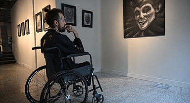 DEPREMZEDE RESSAM PROTEZ BEKLİYOR