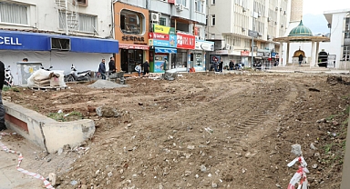 İSKENDERUN’DA PEYZAJ ÇALIŞMALARI SÜRÜYOR