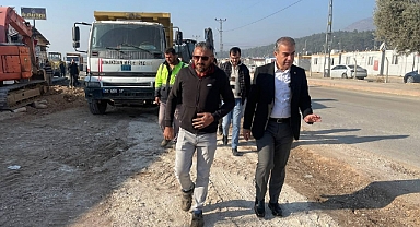 KIRIKHAN’DA YOL ÇALIŞMALARI SÜRÜYOR