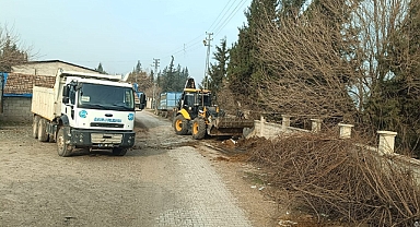 KUMLU’DA TEMİZLİK ÇALIŞMALARI SÜRÜYOR