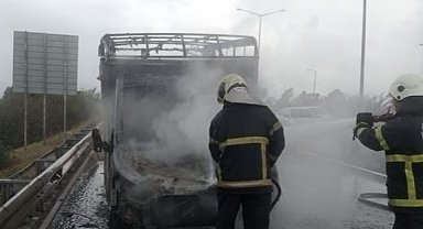 Kamyonette çıkan yangın söndürüldü