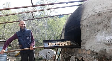 Mahallenin taş fırını ramazan ikramlıkları için yakıldı