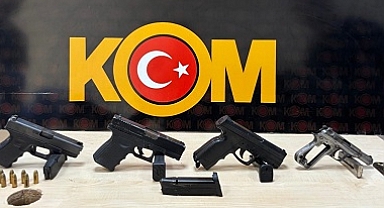 Ruhsatsız 4 tabanca ele geçirildi, 3 zanlı tutuklandı