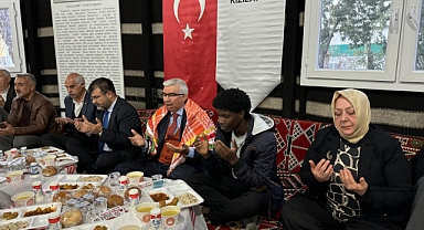 Türk Kızılay, üniversite öğrencilerine iftar verdi
