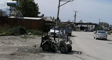 Hatay'da park halindeki araçta çıkan yangın söndürüldü
