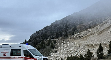Kayalıklardan düşen kişi öldü