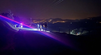 Uçuruma yuvarlanan hafif ticari araçtaki 1 kişi öldü, 3 kişi yaralandı