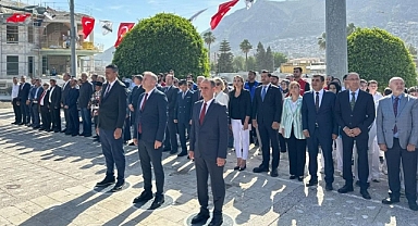 Antakya’da 19 Mayıs Coşkusu Çelenk Sunumuyla Başladı