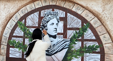 APOLLON DEFNE KÜLTÜR SANAT ÇARŞISINI SÜSLEDİ